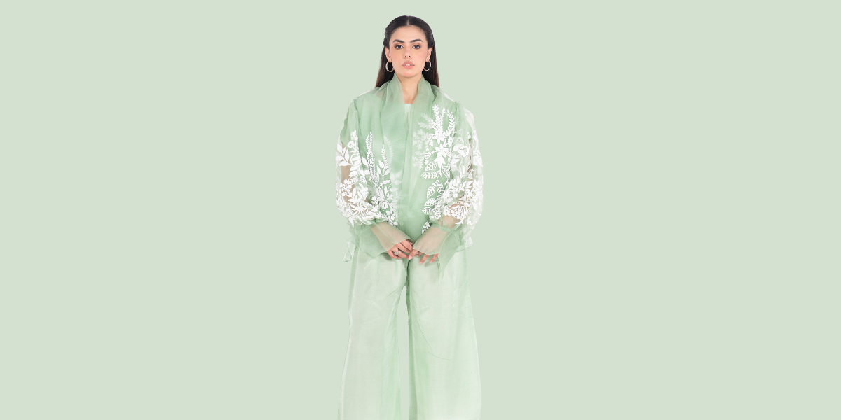 TIMELESS ELEGANCE: PAKISTANI FORMAL SUITS FOR WOMEN – khatepoesh