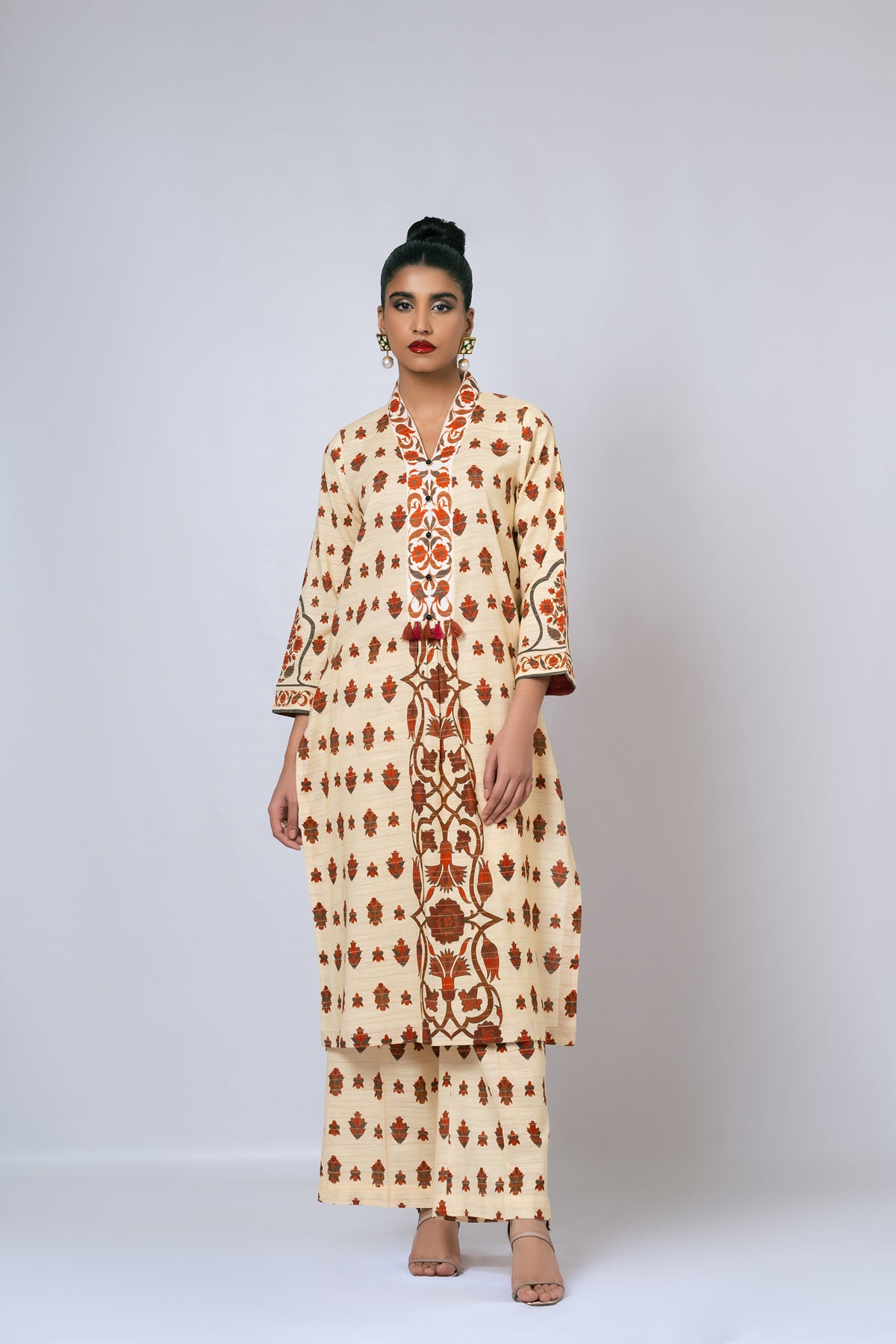 stitched Pakistani suits online in Dubai, UAE