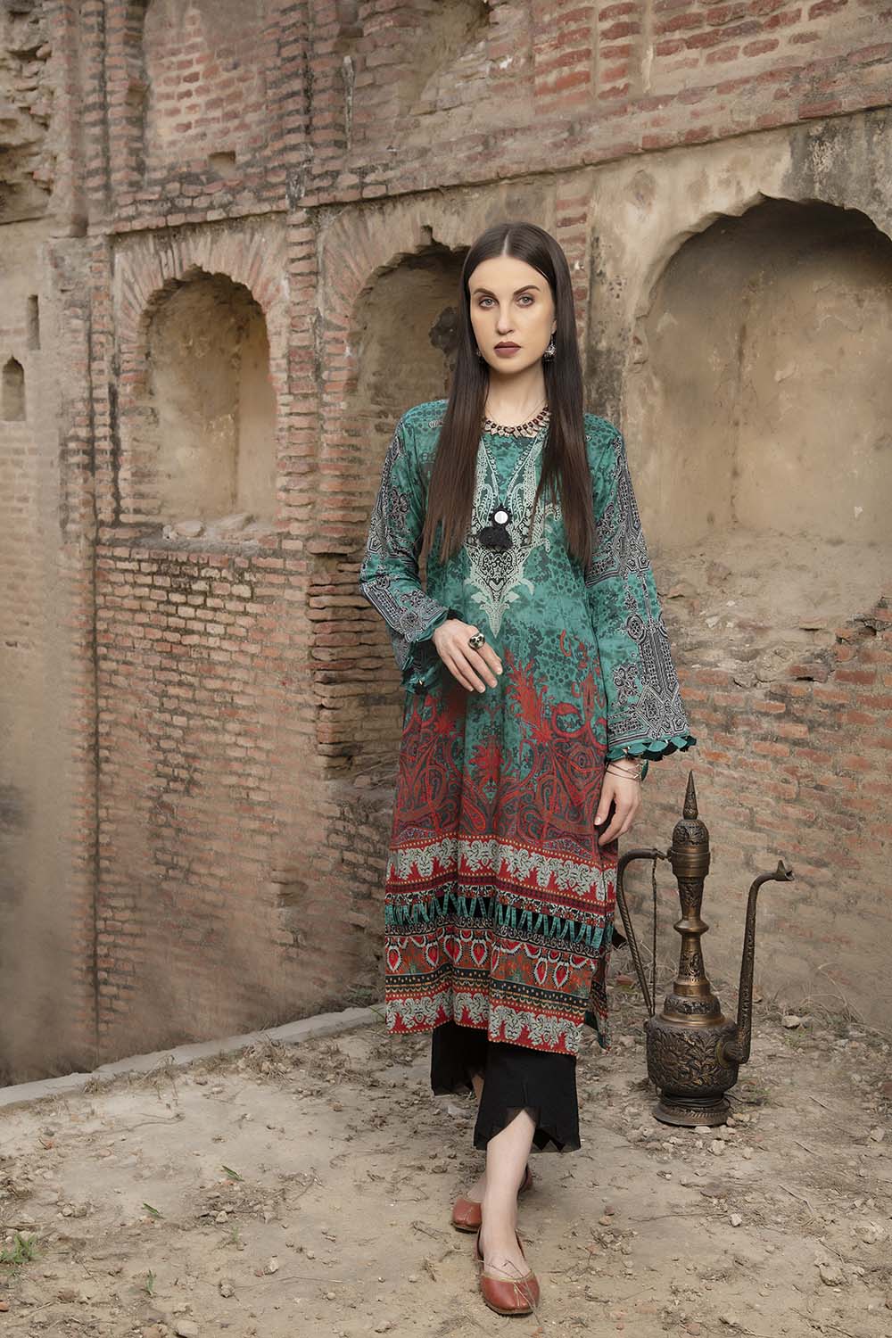 shop online ladies lawn suits for eid in Pakistan
