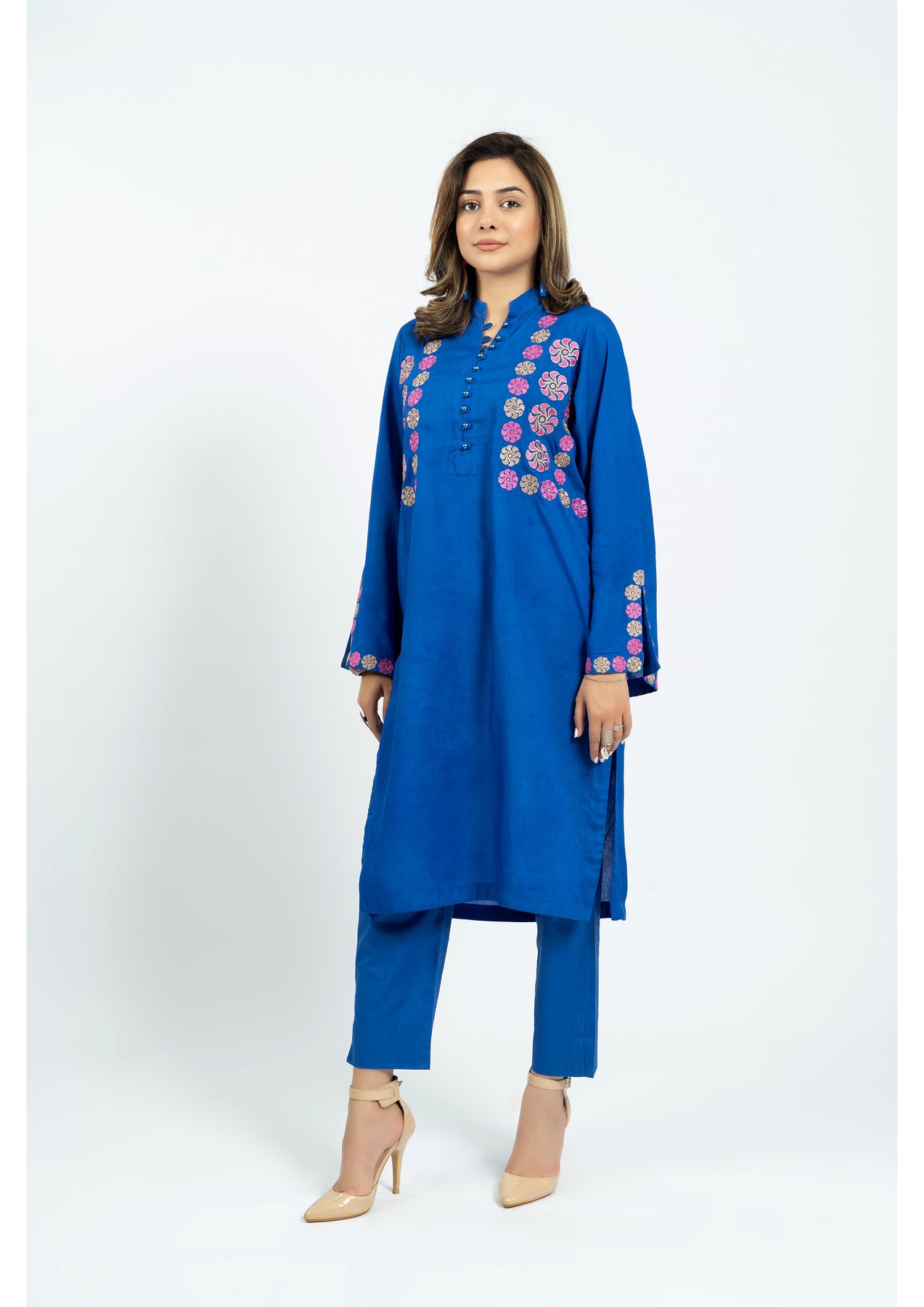 Pakistani suits in Abu Dhabi