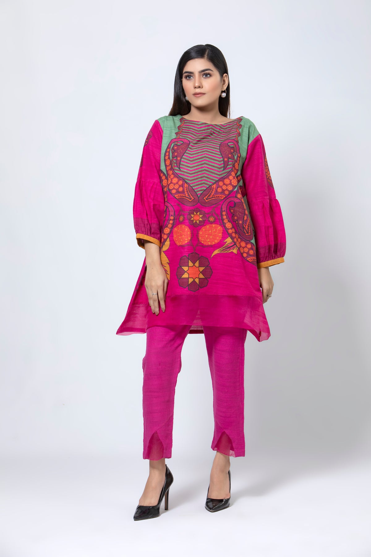 Pakistani traditional dresses for women online in UAE
