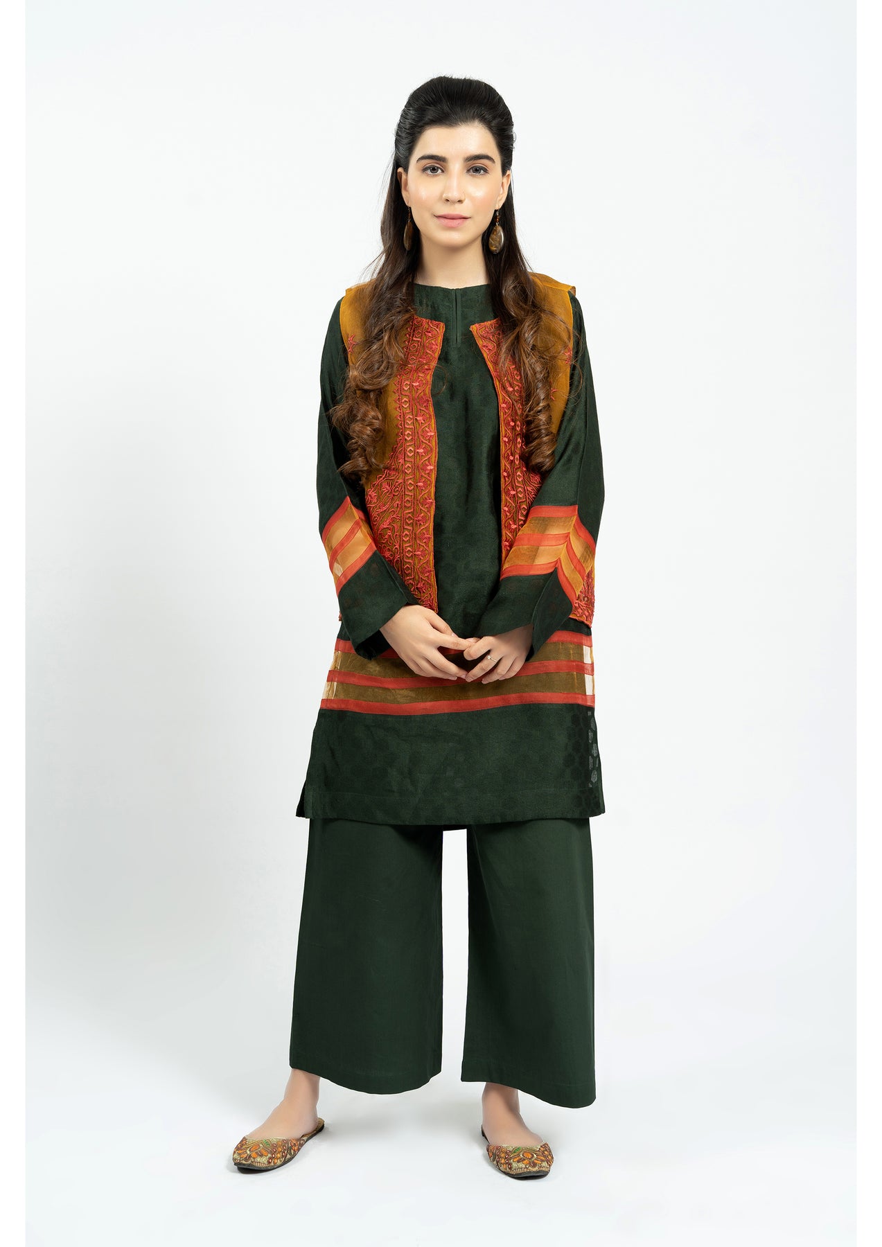 Pakistani traditional traditional dress online in UAE